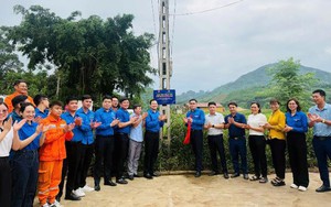 Đoàn Thanh niên VPCP hỗ trợ người dân khôi phục sản xuất tại Lào Cai