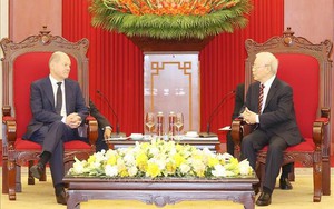 越共中央总书记阮富仲会见德国总理奥拉夫·朔尔茨