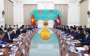 范明正总理与洪森首相举行会谈