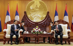 裴青山部长拜访老挝高层领导
