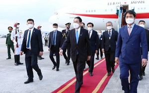 日本首相岸田文雄抵达河内 开始对越南进行正式访问