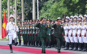 老挝人民军队总参谋长对越南进行正式访问