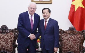 越南政府副总理黎明慨会见哈佛大学代表