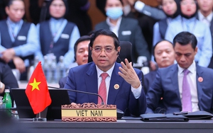 范明政总理出席第28届东盟中国领导人会议