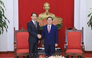 越共中央宣教和民运部部长阮仲义会见中国驻越南大使何炜