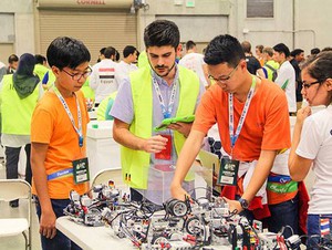 Học sinh Việt Nam lọt Tốp 10 cuộc thi Robotics thế giới