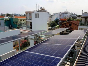 Hộ gia đình bán điện mặt trời có phải kê khai thuế?
