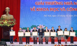 Chủ tịch nước trao Giải thưởng Hồ Chí Minh về KH&CN quân sự, quốc phòng