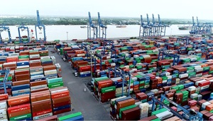 Hỗ trợ thông quan nhanh hàng hóa giữa cao điểm dịch COVID-19