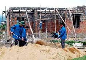 Hỗ trợ hộ nghèo xây nhà ở phòng, tránh bão, lụt