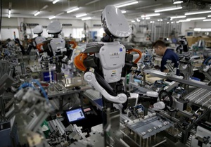 Cứ 7 người có 1 người bị robot 'chiếm chỗ'