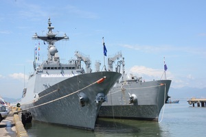 Chiến hạm Hàn Quốc cập cảng Tiên Sa
