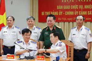 Bàn giao chức vụ Bí thư Đảng ủy – Chính ủy Cảnh sát biển Việt Nam