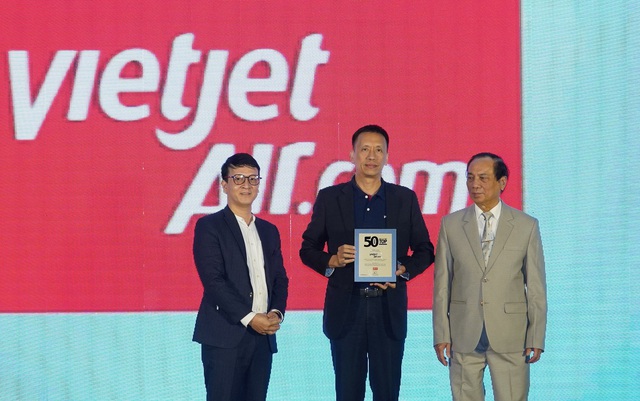 Vietjet nằm trong TOP 50 doanh nghiệp kinh doanh hiệu quả nhất Việt Nam - Ảnh 1.