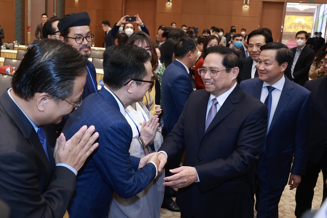 Thủ tướng Phạm Minh Chính: Chính phủ sẽ có giải pháp để 'đường về quê gần hơn' với kiều bào - Ảnh 2.