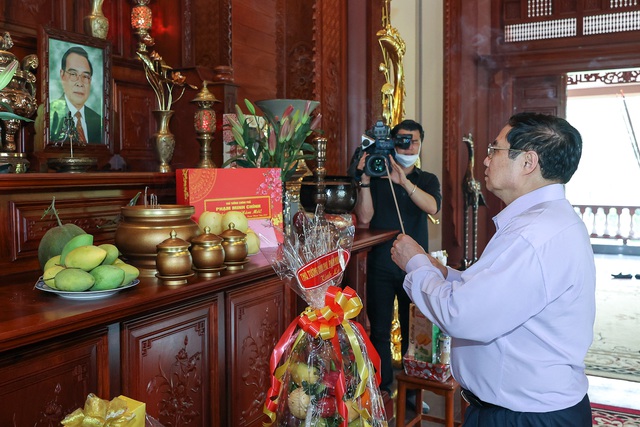 Thủ tướng Phạm Minh Chính dâng hương các đồng chí nguyên Thủ tướng Chính phủ đã từ trần - Ảnh 5.