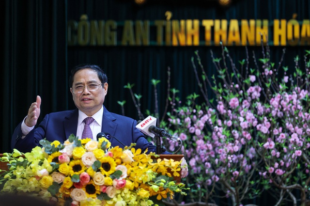 Thủ tướng mong muốn và tin tưởng, kế thừa truyền thống hào hùng của tỉnh, Công an tỉnh Thanh Hoá thực hiện các nhiệm vụ được giao trong năm 2022 tốt hơn, hiệu quả hơn năm 2021. Ảnh: VGP/Nhật Bắc