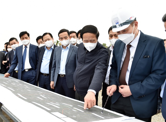 Phó Thủ tướng Lê Văn Thành cắt băng thông xe cây cầu 'cánh sóng vươn xa' của Hải Phòng - Ảnh 3.