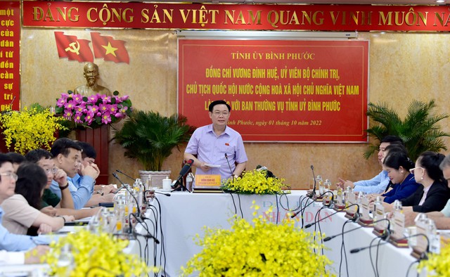 Chủ tịch Quốc hội Vương Đình Huệ làm việc với Ban Thường vụ Tỉnh ủy Bình Phước - Ảnh 1.