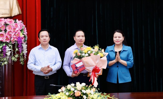 Phó Bí thư Thường trực Tỉnh ủy, Chủ tịch HĐND tỉnh Ninh Bình Trần Hồng Quảng được nghỉ hưu trước tuổi - Ảnh 2.
