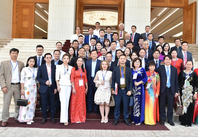 Giỏi nghiệp vụ, giữ đạo đức, uy tín sẽ "hữu xạ tự nhiên hương" - Ảnh 4. Giỏi nghiệp vụ, giữ đạo đức, uy tín sẽ "hữu xạ tự nhiên hương" - Ảnh 4.