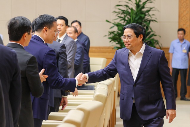 Thủ tướng Phạm Minh Chính gặp mặt lãnh đạo các ngân hàng thương mại - Ảnh 1.