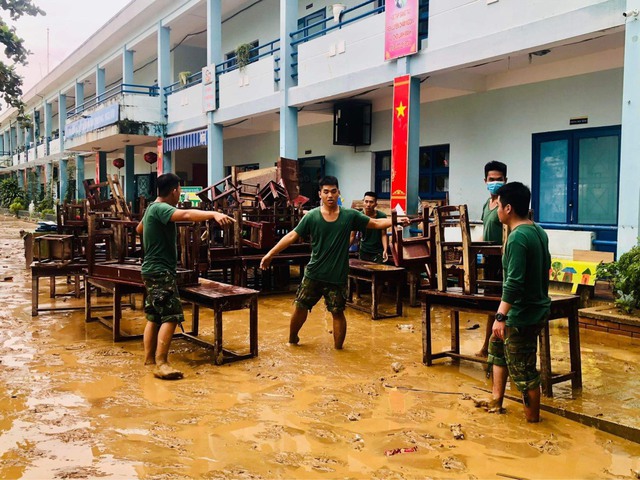Đà Nẵng: Tập trung khắc phục mưa lũ; khẩn trương ứng phó với bão NESAT - Ảnh 2.