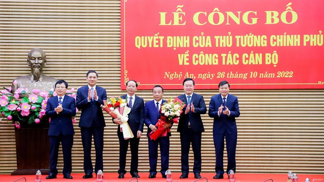 Thủ tướng Chính phủ phê chuẩn 3 tân Phó Chủ tịch UBND 2 tỉnh thành - Ảnh 1.