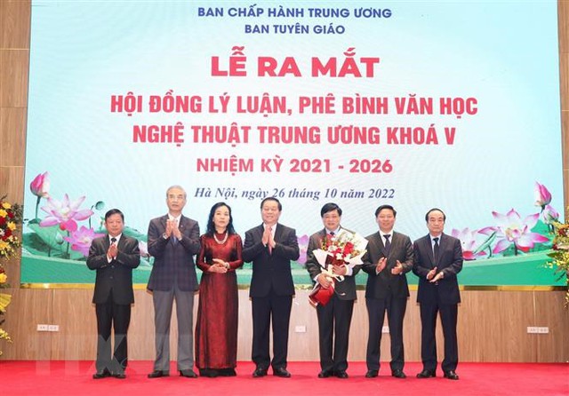 Công bố quyết định của Ban Bí thư, Ban Tuyên giáo Trung ương về công tác cán bộ - Ảnh 1.