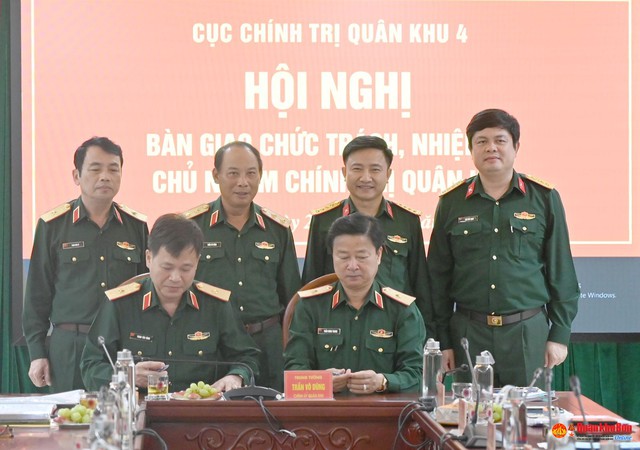 Bộ Quốc phòng bổ nhiệm Chủ nhiệm Chính trị Quân khu 4 - Ảnh 1.