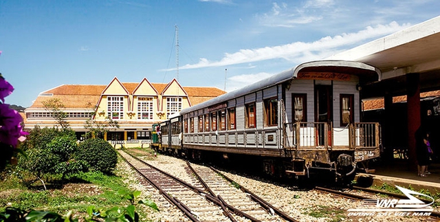 Đường sắt chạy tăng cường tàu du lịch Đà Lạt, nhiều ưu đãi - Ảnh 1.