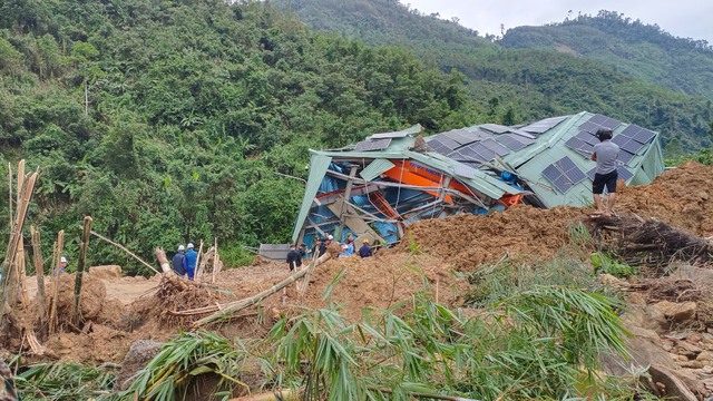 Quảng Ngãi: Tìm thấy thi thể kỹ sư trong vụ sạt lở thủy điện Kà Tinh - Ảnh 1. Quảng Ngãi: Tìm thấy thi thể kỹ sư trong vụ sạt lở thủy điện Kà Tinh - Ảnh 1.