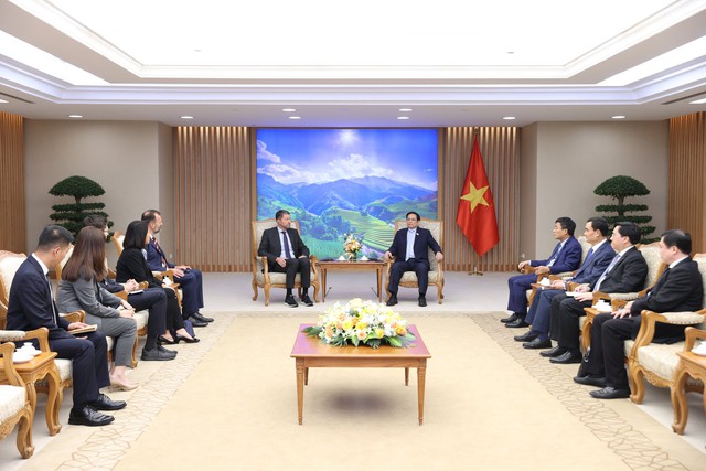 Thủ tướng đề nghị Adidas tiếp tục mở rộng sản xuất kinh doanh tại Việt Nam- Ảnh VGP/Nhật Bắc. 