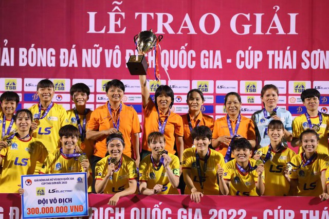 CLB nữ TPHCM 1 lần thứ 11 vô địch Giải Bóng đá nữ quốc gia - Ảnh 1. CLB nữ TPHCM 1 lần thứ 11 vô địch Giải Bóng đá nữ quốc gia - Ảnh 1.