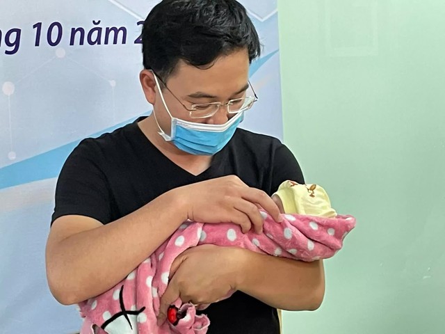 Kỳ diệu: Lần đầu tiên tại Việt Nam nuôi sống thành công cặp song sinh nặng 500gram, - Ảnh 5.