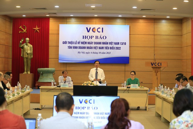 Tôn vinh doanh nhân Việt Nam tiêu biểu 2022: coi trọng đạo đức văn hoá doanh nghiệp - Ảnh 1.