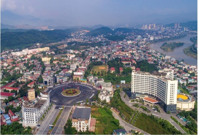 Thủ tướng Chính phủ yêu cầu tỉnh Lào Cai tích cực xây dựng và phát triển kinh tế nhanh, bền vững - Ảnh 1. Thủ tướng Chính phủ yêu cầu tỉnh Lào Cai tích cực xây dựng và phát triển kinh tế nhanh, bền vững - Ảnh 1.