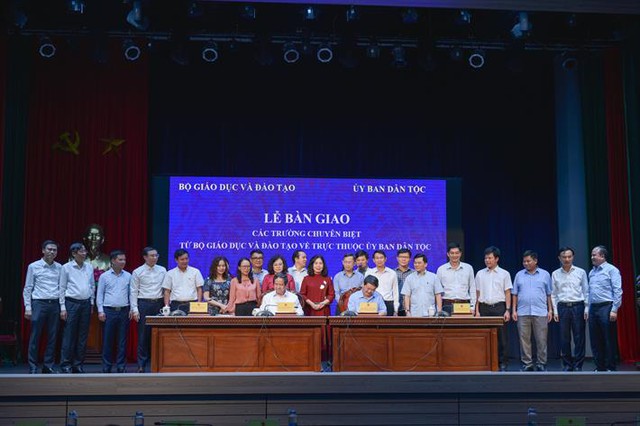 Bộ GD&ĐT bàn giao 5 trường về trực thuộc Ủy ban Dân tộc - Ảnh 1. Bộ GD&ĐT bàn giao 5 trường về trực thuộc Ủy ban Dân tộc - Ảnh 1.