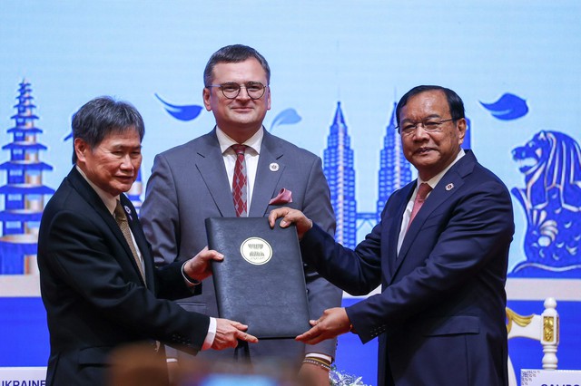 Hội nghị Cấp cao ASEAN dự kiến thông qua khoảng 100 văn kiện - Ảnh 4. Hội nghị Cấp cao ASEAN dự kiến thông qua khoảng 100 văn kiện - Ảnh 4.