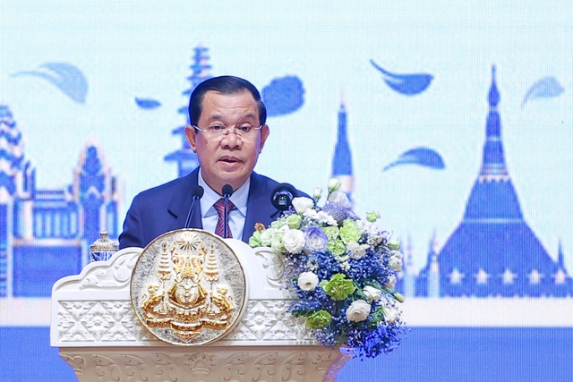 Thủ tướng Phạm Minh Chính tham dự lễ khai mạc chính thức Hội nghị Cấp cao ASEAN - Ảnh 4.