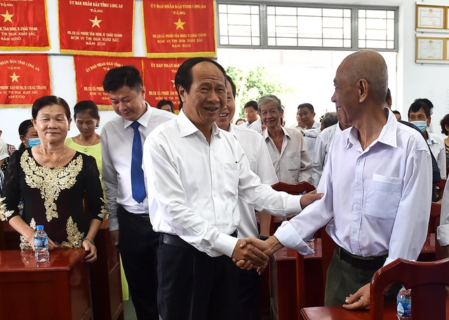 Phó Thủ tướng Lê Văn Thành dự Ngày hội Đại đoàn kết tại Long An - Ảnh 1.