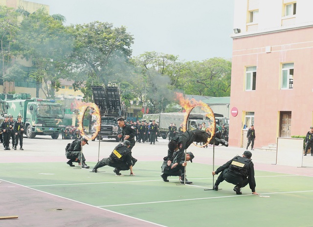 Ra mắt 2 đơn vị đặc biệt tinh nhuệ - Ảnh 6. Ra mắt 2 đơn vị đặc biệt tinh nhuệ - Ảnh 6.