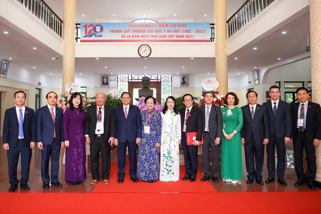 Thủ tướng Phạm Minh Chính dự lễ kỷ niệm 120 năm thành lập Trường Đại học Y Hà Nội - Ảnh 5.