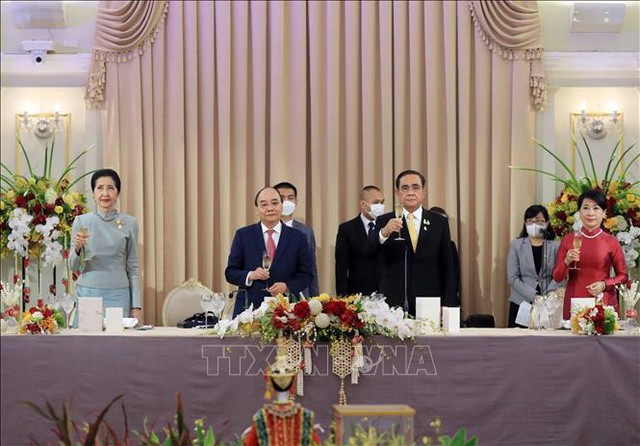 Chủ tịch nước Nguyễn Xuân Phúc và Thủ tướng Thái Lan Prayuth Chan-o-cha đồng chủ trì họp báo - Ảnh 3.