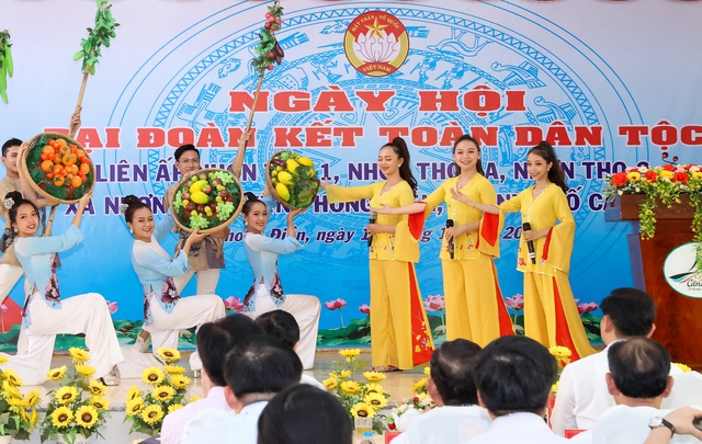 Chùm ảnh: Thủ tướng Phạm Minh Chính dự Ngày hội Đại đoàn kết tại Phong Điền, Cần Thơ - Ảnh 5.