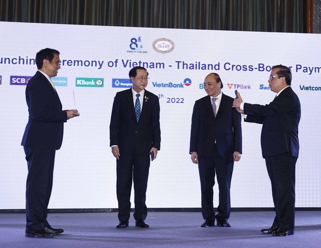 Công bố kết nối thanh toán bán lẻ ứng dụng mã phản hồi nhanh QR CODE giữa Việt Nam và Thái Lan - Ảnh 1. Công bố kết nối thanh toán bán lẻ ứng dụng mã phản hồi nhanh QR CODE giữa Việt Nam và Thái Lan - Ảnh 1.