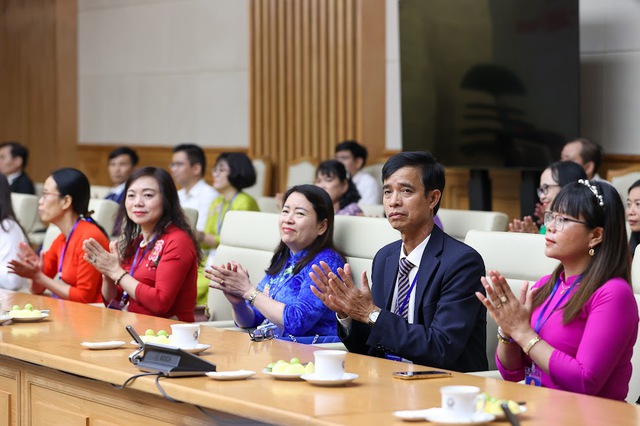 TỔNG THUẬT: Thủ tướng Phạm Minh Chính gặp mặt các nhà giáo tiêu biểu - Ảnh 2.