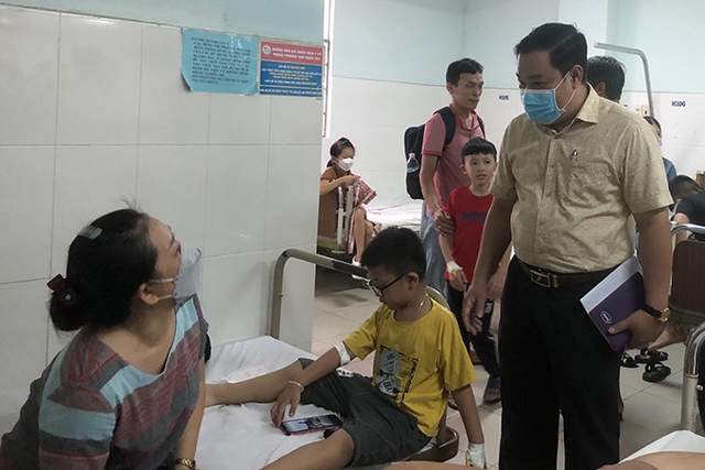Xác định nguyên nhân ban đầu nhiều học sinh trường ISchool Nha Trang bị ngộ độc - Ảnh 1.