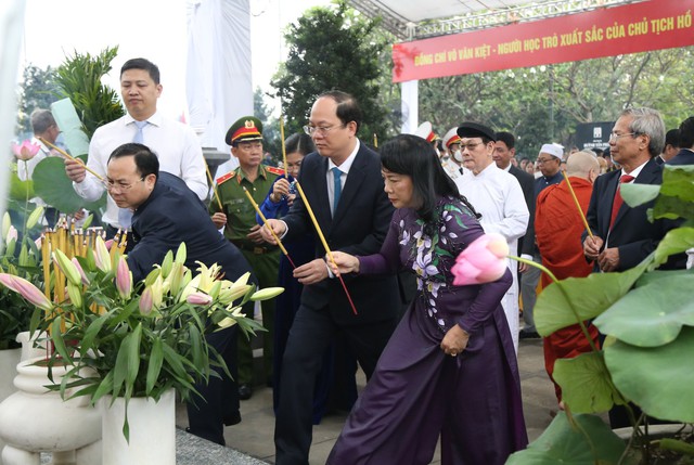 Đoàn đại biểu Trung ương và địa phương dâng hương tưởng niệm đồng chí Võ Văn Kiệt - Ảnh 5.