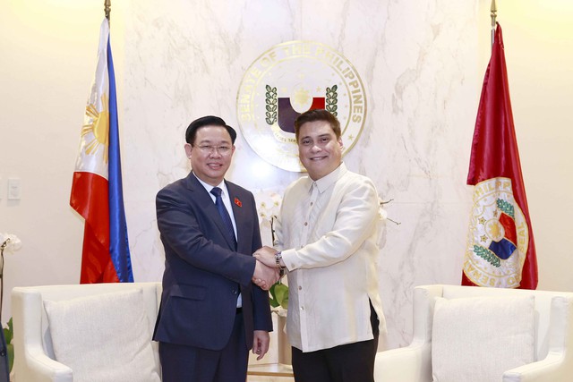 Chủ tịch Quốc hội Vương Đình Huệ hội kiến Tổng thống Philippines - Ảnh 2.